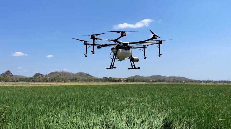 Smart Drone Farming: Rahasia Panen Melimpah Tanpa Perlu Capek Turun ke Sawah!